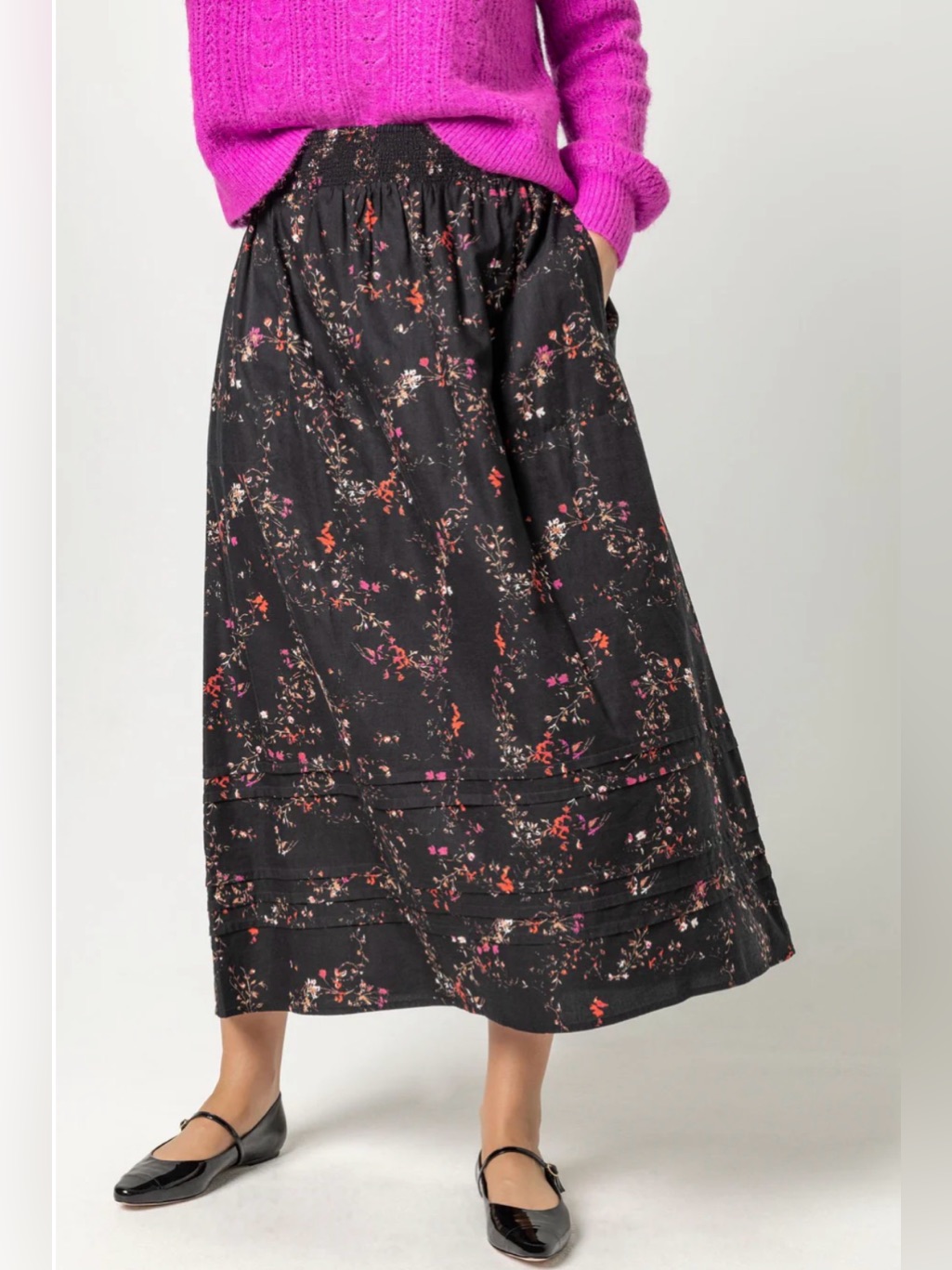 Lilla P Nwt Size Medium Black Floral Printed Woven Pleated Hem Midi Skirt